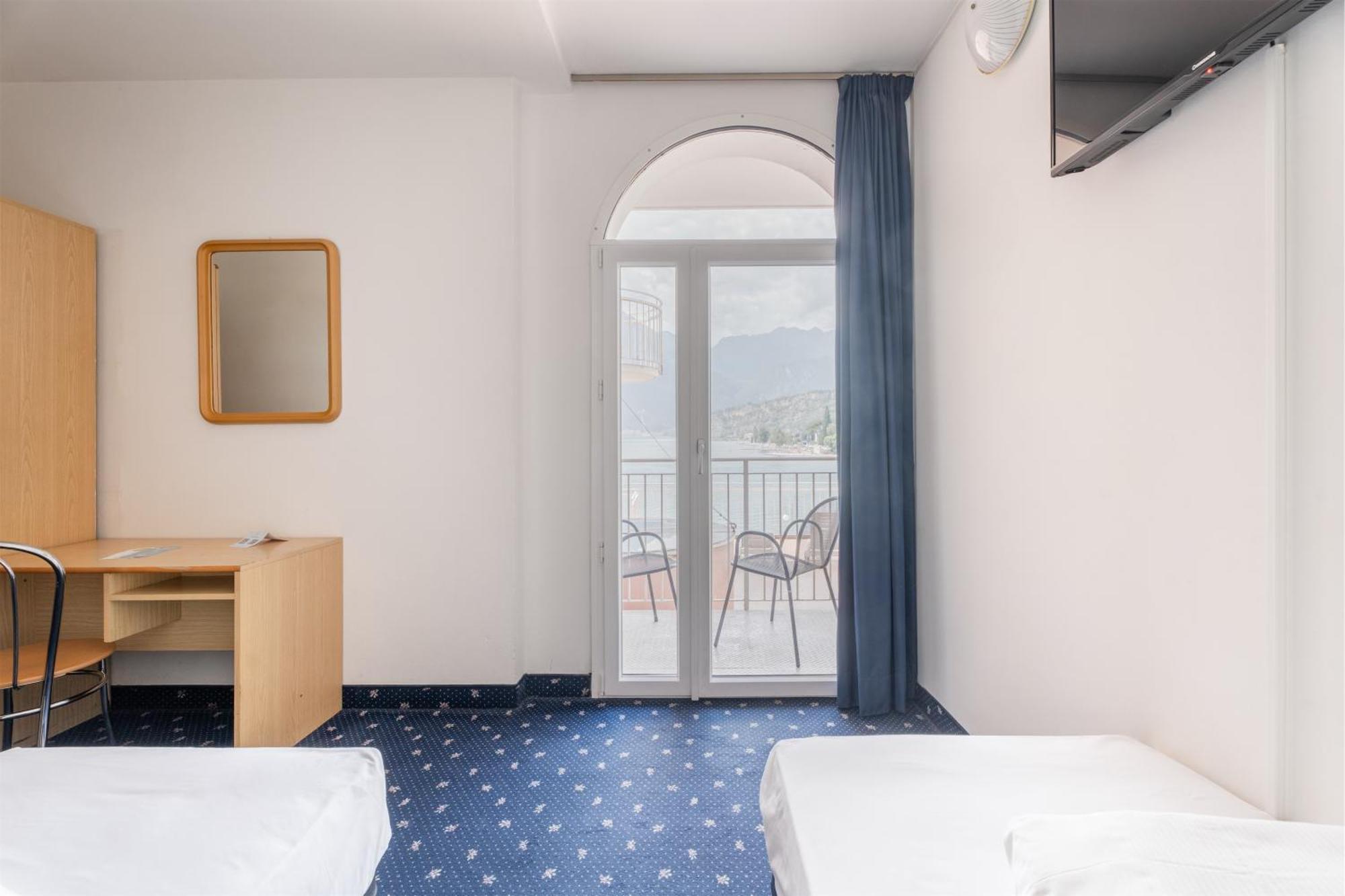 Lake Hotel Ifigenia Торболе Экстерьер фото