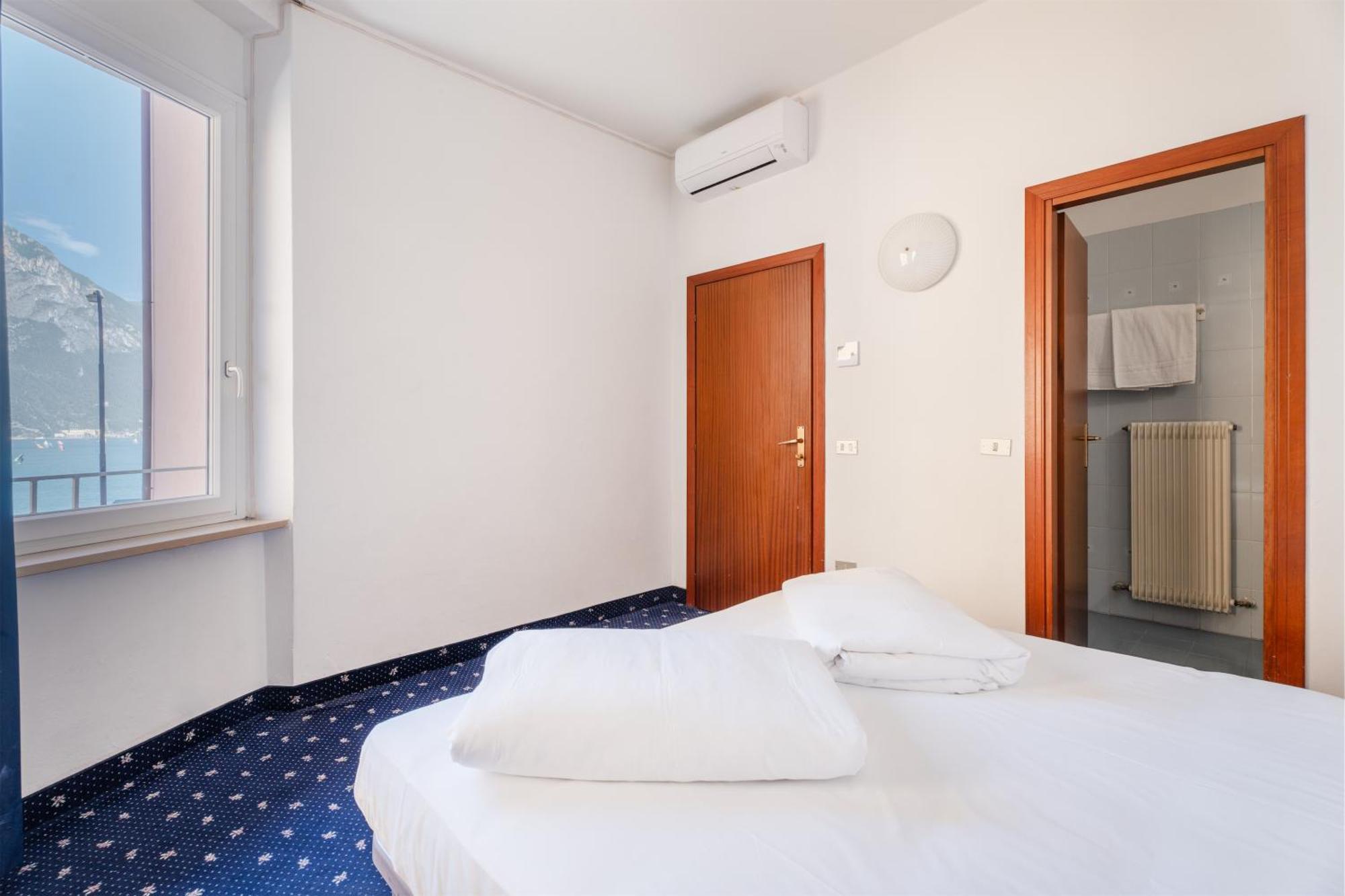 Lake Hotel Ifigenia Торболе Экстерьер фото