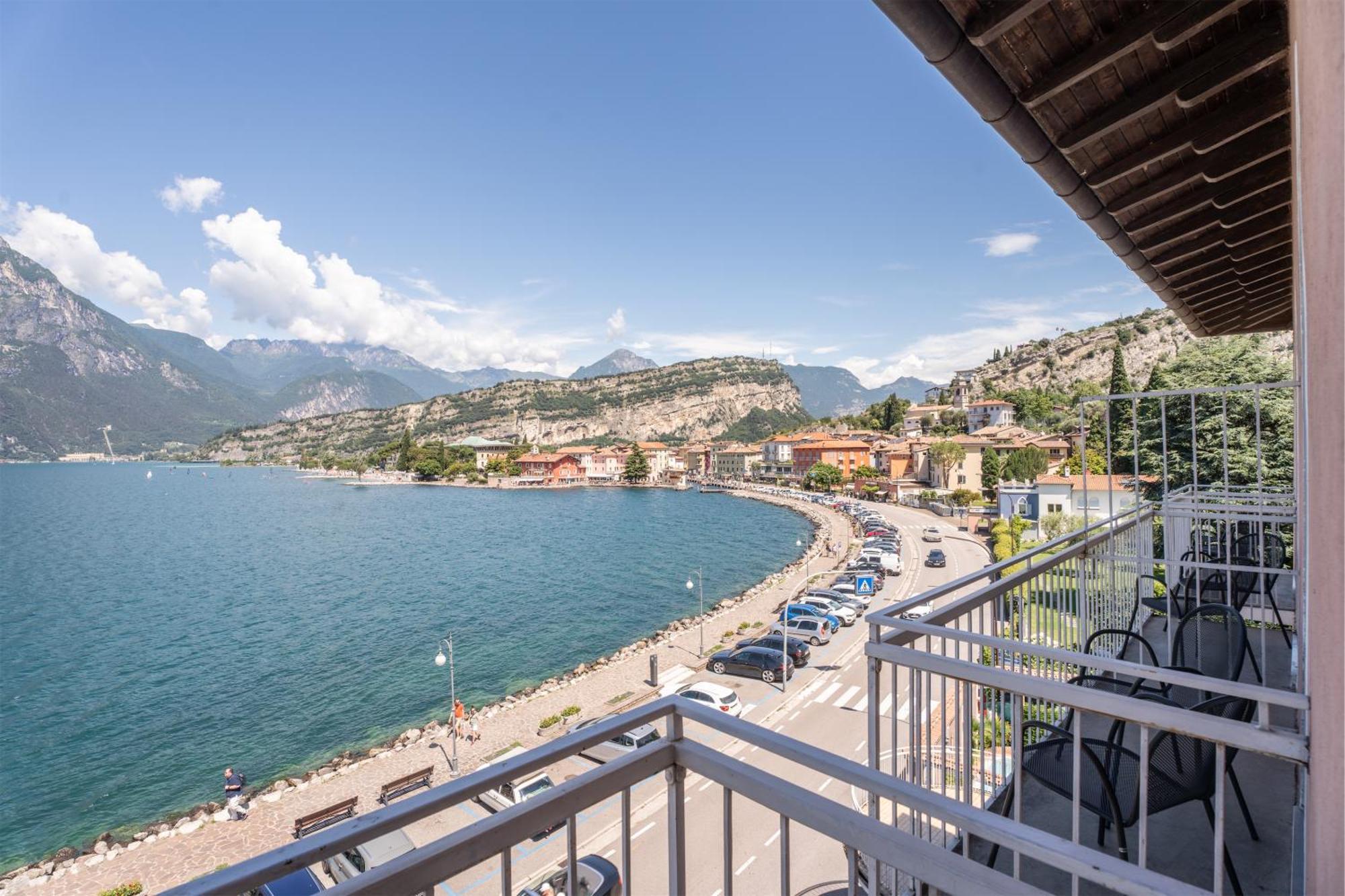 Lake Hotel Ifigenia Торболе Экстерьер фото