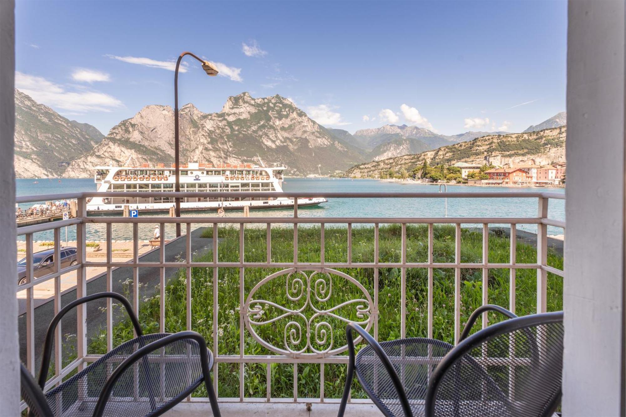 Lake Hotel Ifigenia Торболе Экстерьер фото